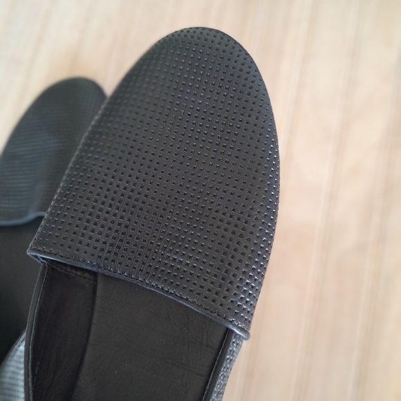 Vince Bogart Women's Causal Leather Minimalist Capsule Lightweight Flats Loafers - Picture 2 of 8